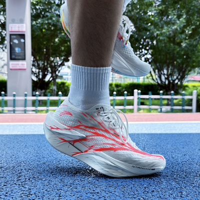 安踏C202 6代 PRO 心跳丨专业马拉松碳板男女跑步鞋112535576R