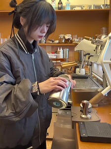 网图 褶皱肌理水墨花棉衣男女冬季双面穿棒球棉服外套m6024 p98图片