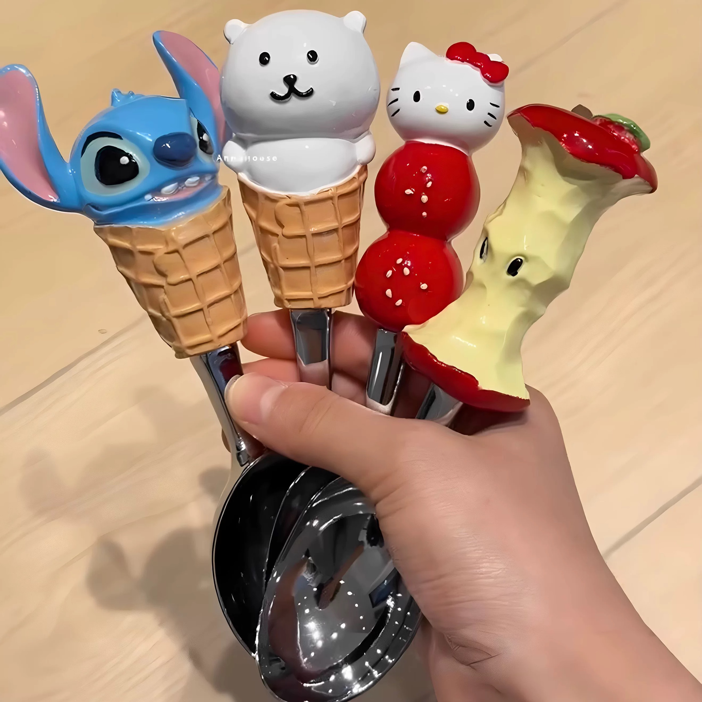史迪仔勺子冰淇淋勺hellokitty挖勺家用吃饭汤勺卡通可爱甜品西瓜
