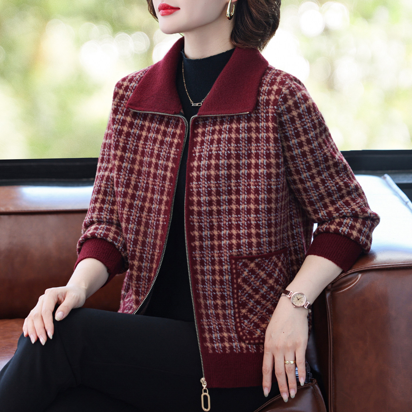 妈妈款秋装千鸟格外套2026新款中老年女春秋翻领针织拉链开衫上衣