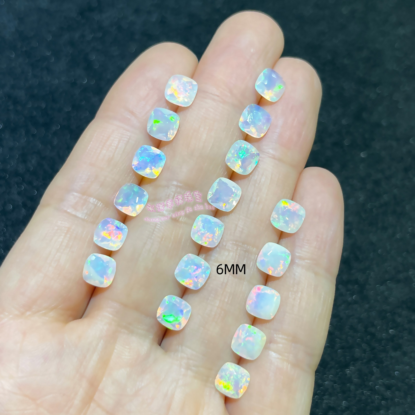 天然欧泊裸石戒面 枕形 5 6MM 尖底刻面切工 欧泊原石