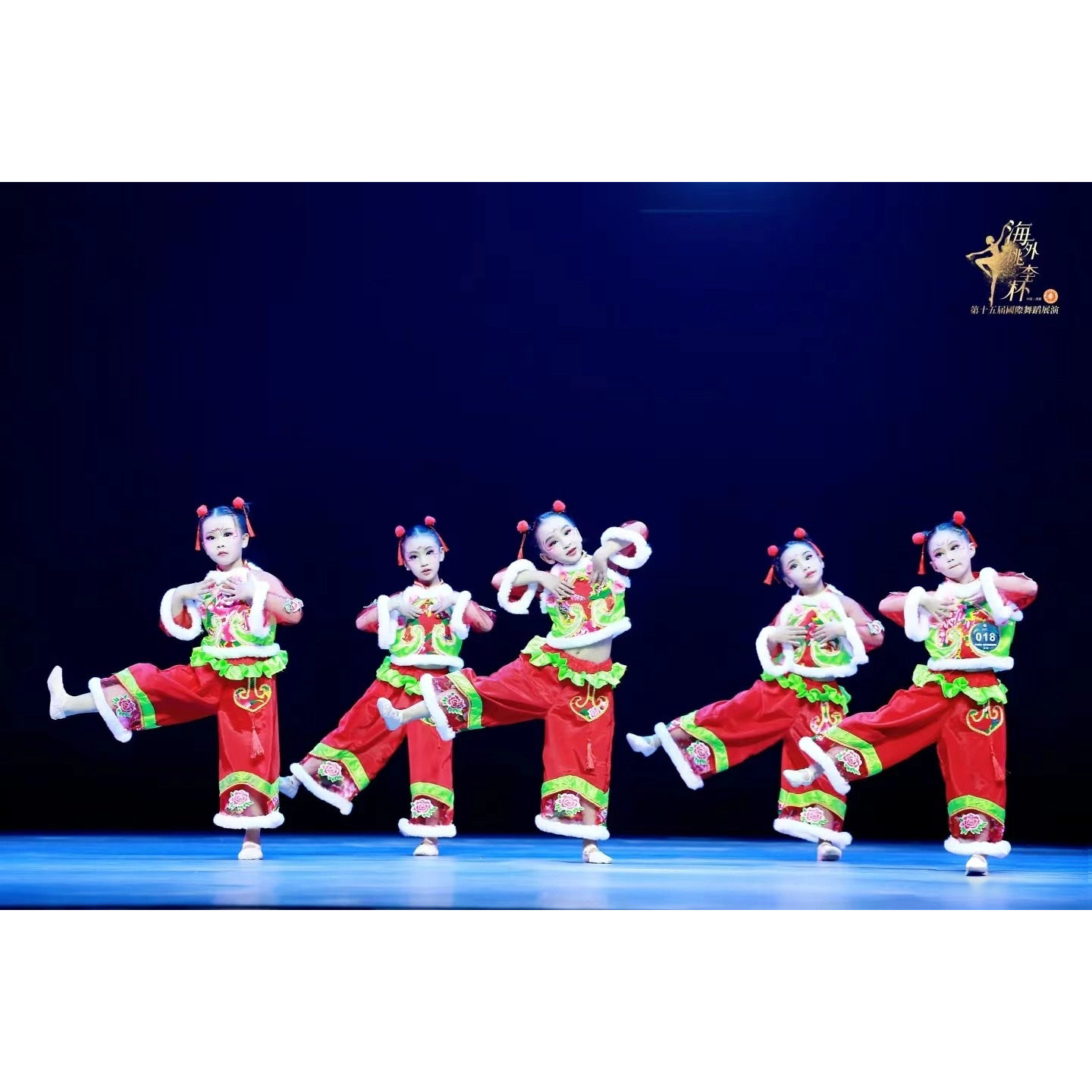 福娃闹春妞妞看戏舞蹈表演服小梦娃演出服儿童喜庆开门红秧歌服