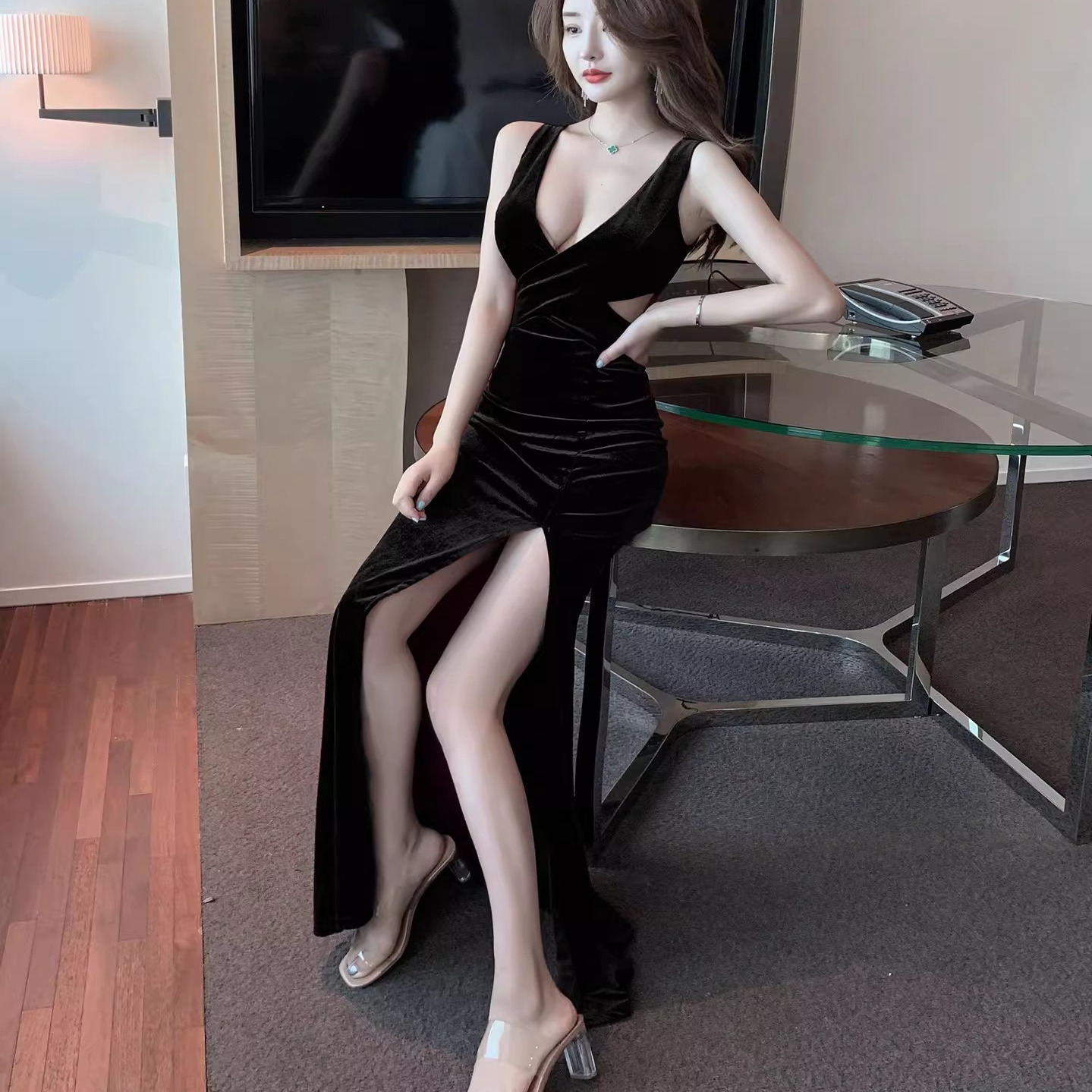 性感连衣裙低胸高开叉吊带长裙