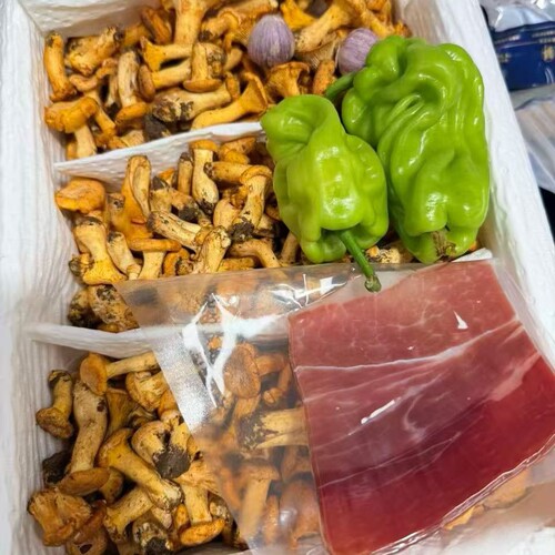 新鲜鸡油菌野生鸡油菌蘑菇香菇特产稀有云南菌子顺丰空运野生菌