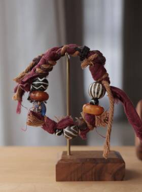 原创设计尼泊尔老琉璃手链搭配驼骨扣子手工编绳民族复古风