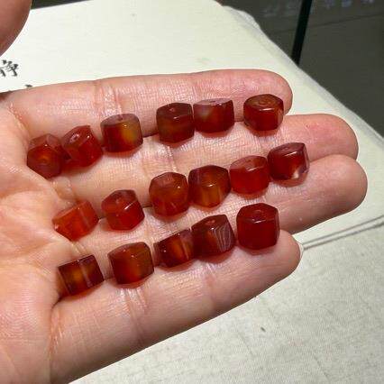 天然老红玛瑙六棱珠隔片文玩配饰手串搭配DIY手链项链吊坠挂饰