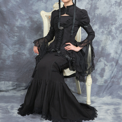 暗黑系蕾丝外套美蕾丝