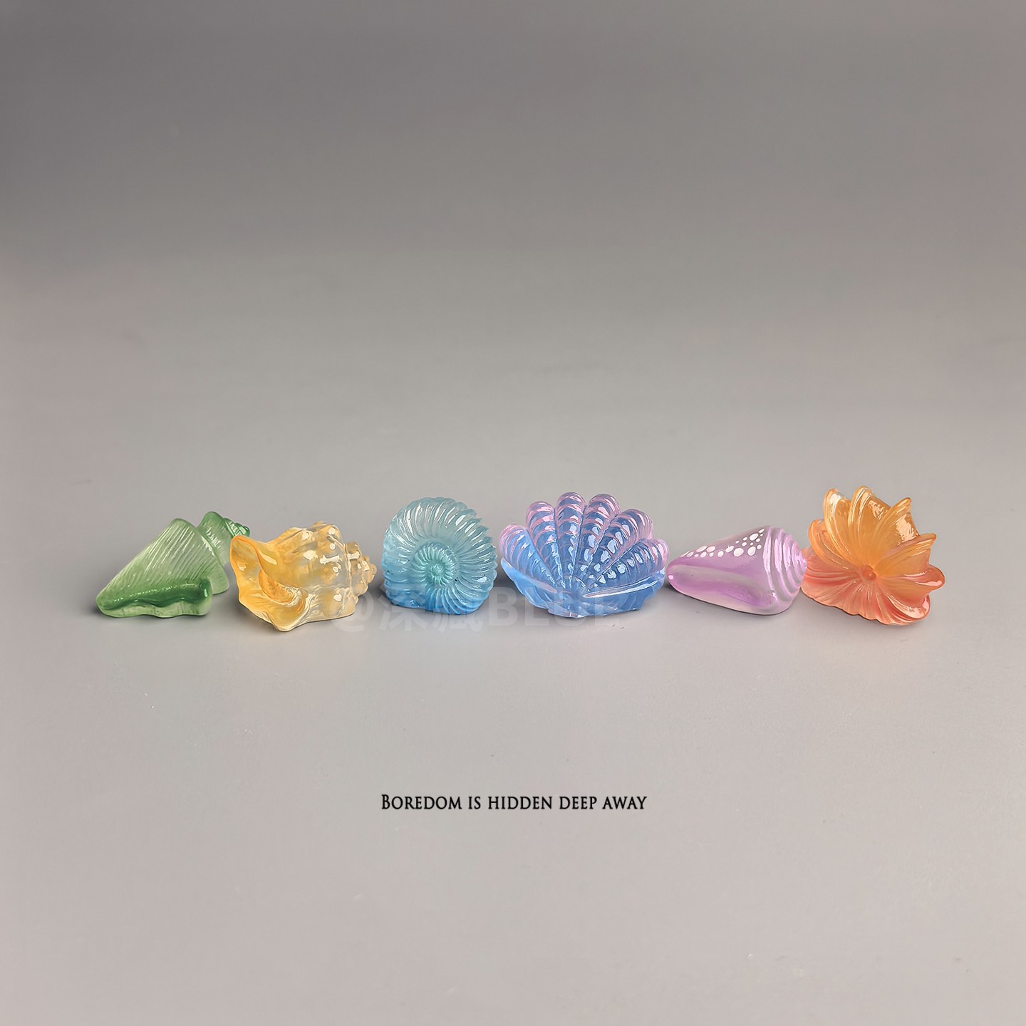 无聊了，摆几个夜光小海螺玩可爱治愈电脑桌面日式工位办公桌摆件