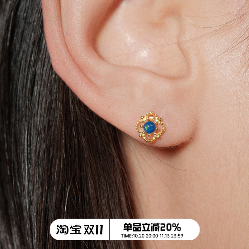 【CnHnOn脂肪商店】超迷你蓝石镂空蕾丝花14k金色珠边法式耳钉