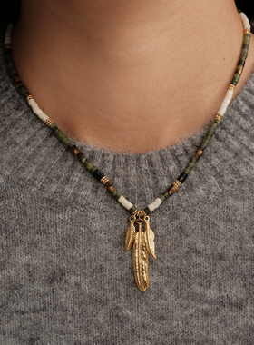 【CnHnOn脂肪商店】绿橄榄石串珠点缀金羽毛吊坠小众手工法式项链