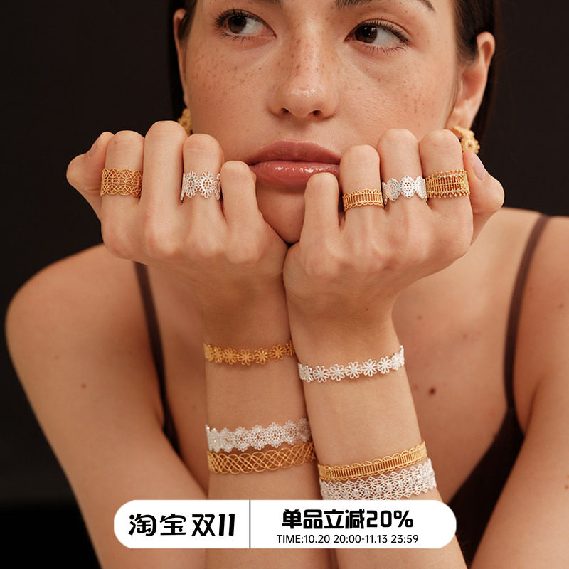 【CnHnOn脂肪商店】法式精美刺绣蕾丝镂空花纹镶钻复古手镯手环