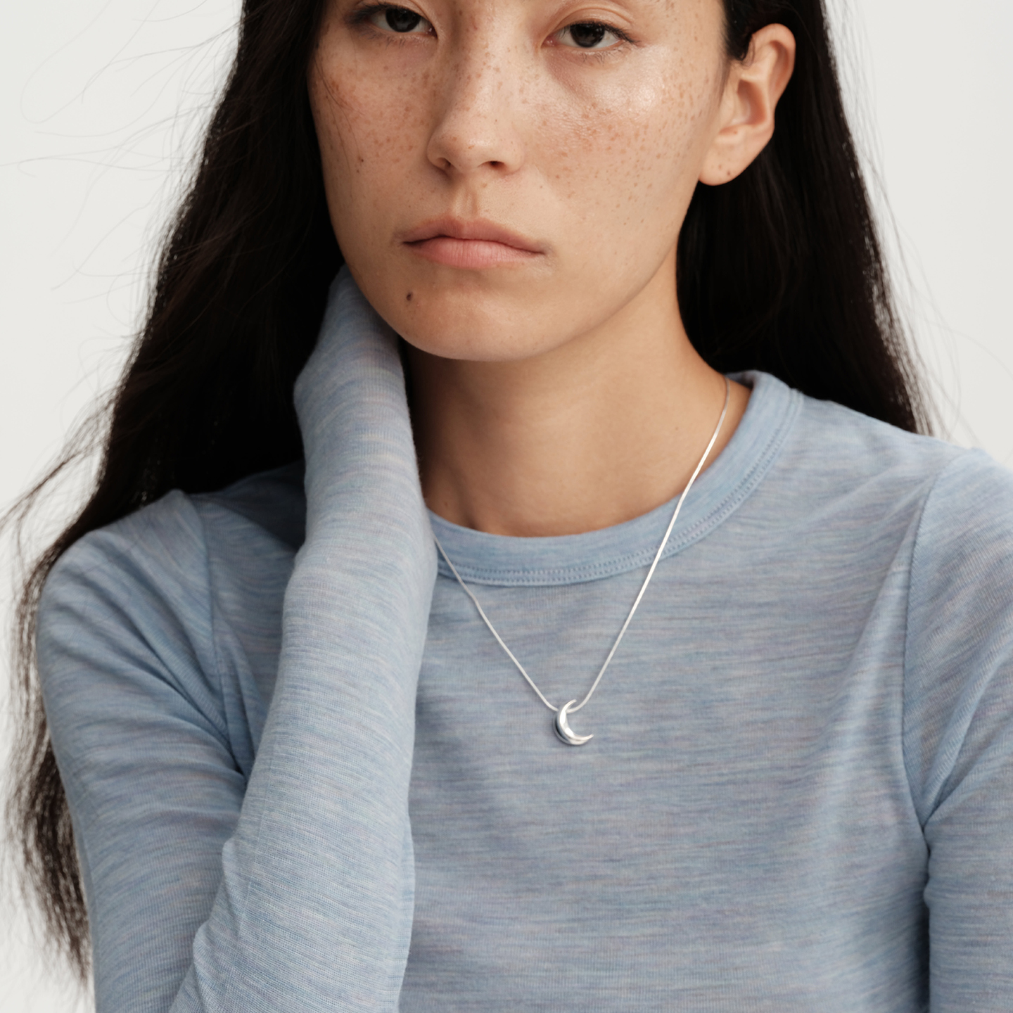 【CnHnOn脂肪商店】s925纯银立体实心小月亮蛇骨简约质感小众项链