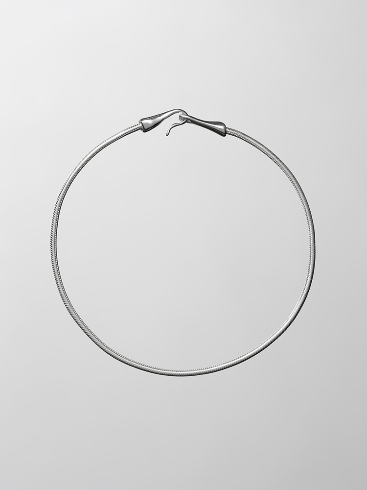 【CnHnOn 脂肪商店】高保色时髦小众高级一体式扣简约蛇骨项链