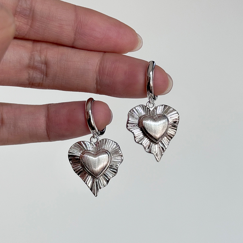 【CnHnOn脂肪商店】通体s925银褶皱立体爱心拉丝光泽小众耳环