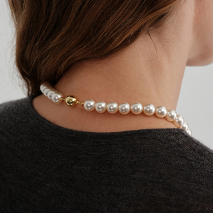 【CnHnOn脂肪商店】简约优雅小灯泡正圆奶油色珍珠金珠磁吸扣项链