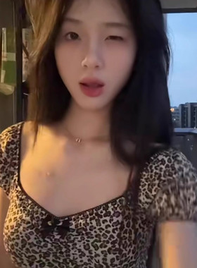 美式纯欲豹纹方领短袖t恤女2025年夏季爆款修身显瘦气质百搭上衣