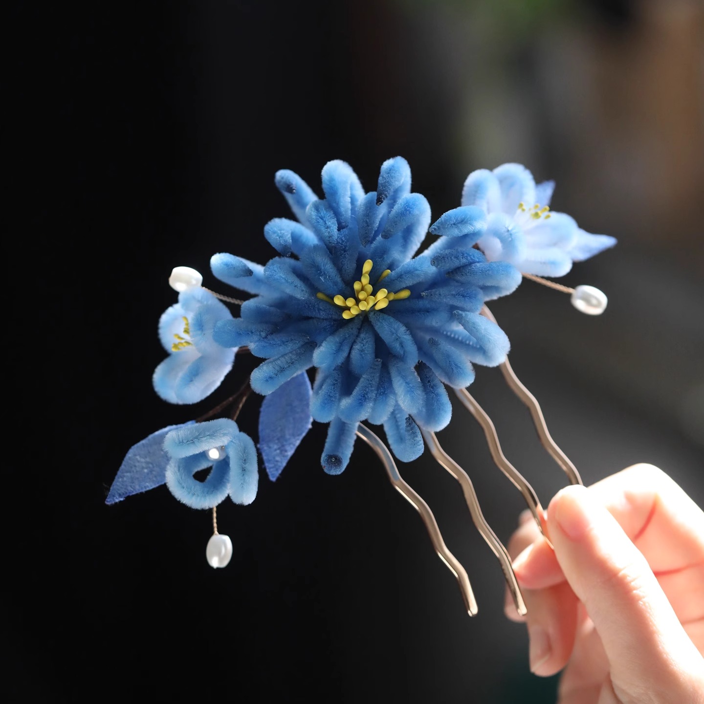 古风盘发头饰秋冬新中式蓝色毛绒菊花发簪发钗唐风汉服簪子发饰女