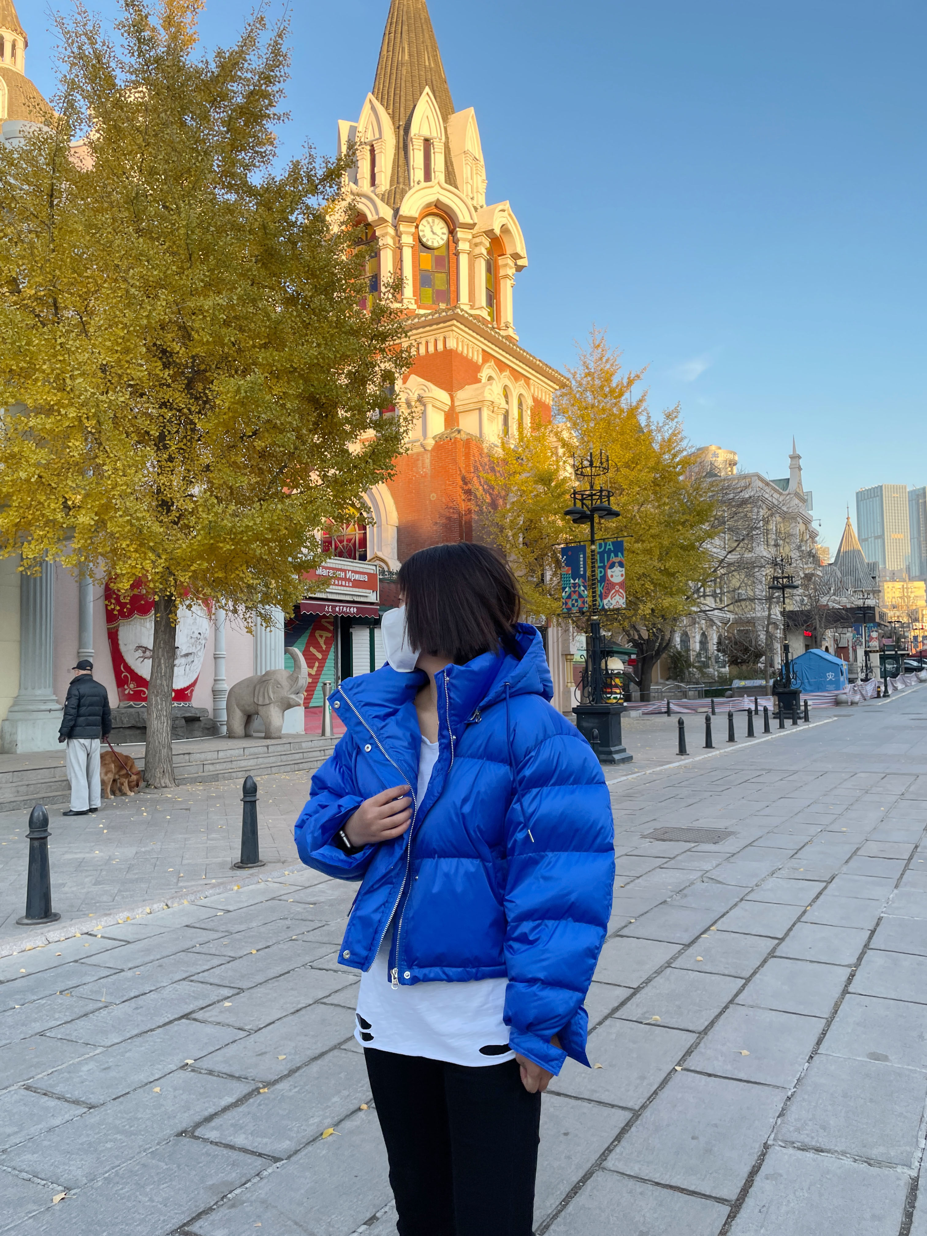 2023韩国东大门克莱因蓝连帽羽绒服