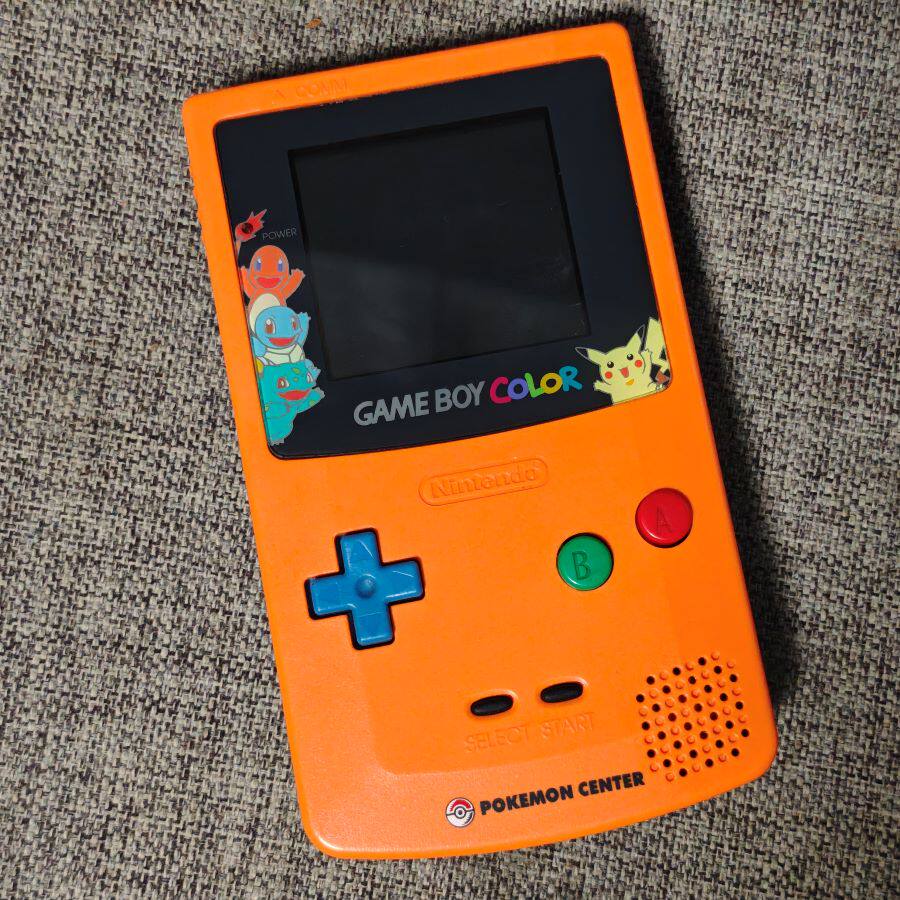 85新 日版原装 口袋妖怪3周年 限定版 GBC 掌机 游戏机