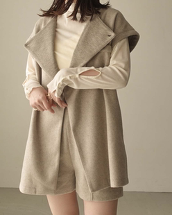 日单原单2023秋冬新款设计感小众薄呢料宽松百搭无袖女士马甲外套