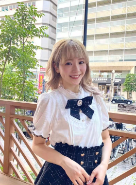 2022春夏 lizlisa原单甜美可爱蝴蝶结袖口蕾丝边珍珠领短袖衬衫女
