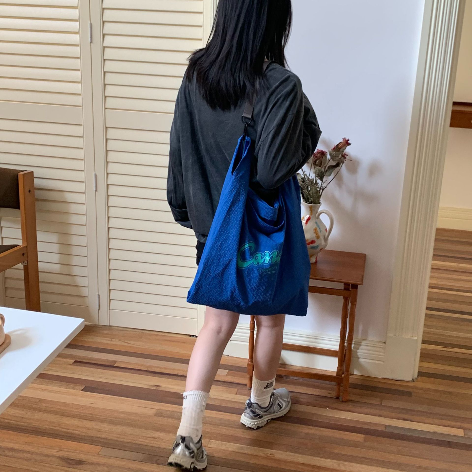 单肩斜跨多用包尼龙布料