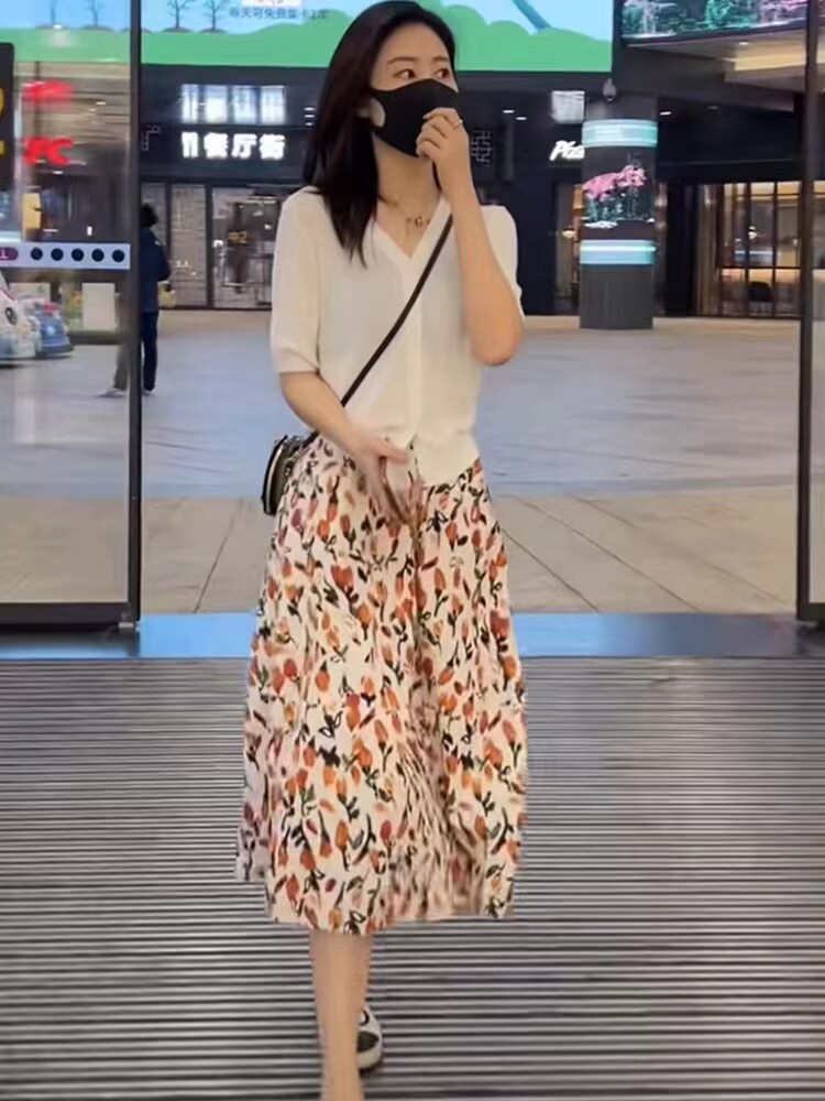 短袖冰丝针织开衫碎花半身裙套装