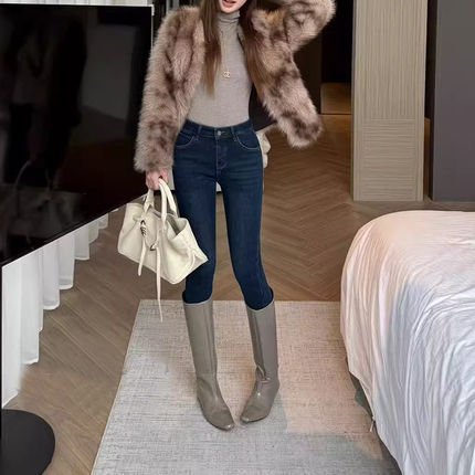 韩尚裤业2025冬季新款高腰弹力加绒加厚修身小脚牛仔裤女九分靴裤