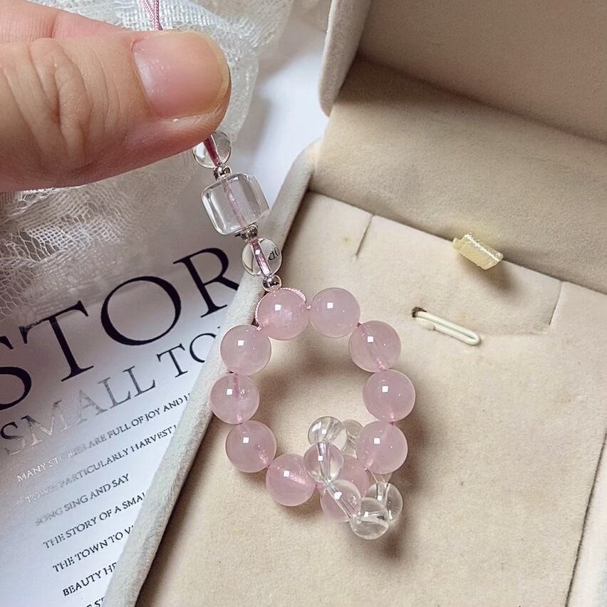 纯天然粉水晶挂饰招桃花转运钥匙扣手机链精致手捻指环女送礼节日