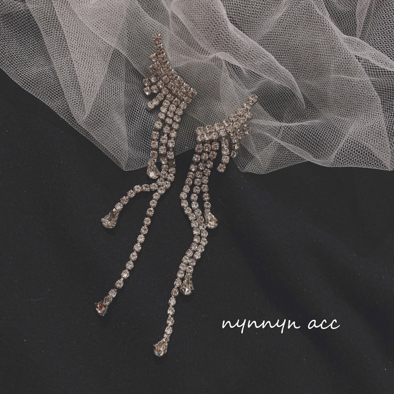 闪钻长款耳环2024新款潮韩国气质网红高级感耳坠夸张耳夹无耳洞女