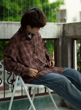 青年Culture】日系复古红色系男女中性风口袋装饰格子纯棉衬衫