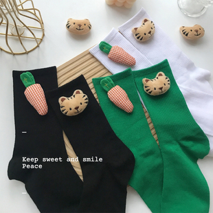 日系可爱运动百搭春秋新款卡通胡萝卜猫咪韩版学院风个性中筒袜潮
