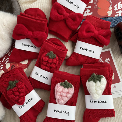 新年草莓蝴蝶结红袜子