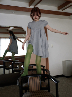 PREON工厂自制春夏新款简约灰色设计感斜边泡泡袖连衣裙freckle