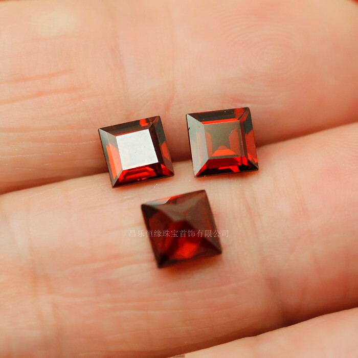天然石榴石裸石 戒面 方形4mm-5---6---7mm 可代镶嵌