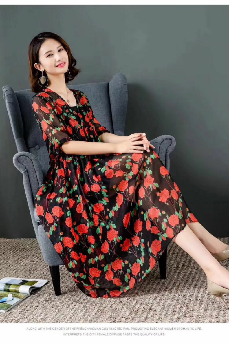 连衣裙修身显瘦休闲真丝黑底红花金典五分袖大v领夏秋女装中长款