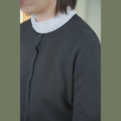 温柔又坚定欧根纱翻领内搭
