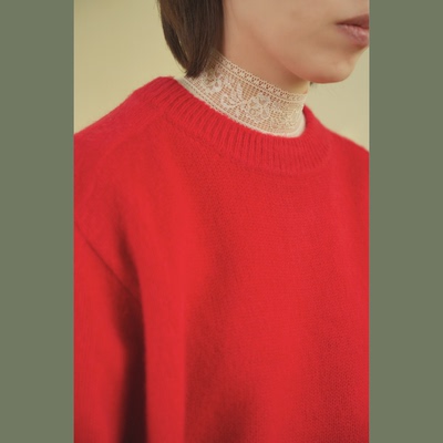 温柔系拿捏～米色蕾丝衫