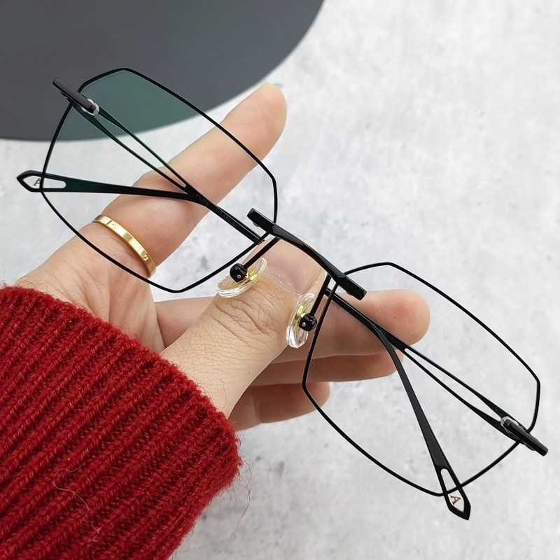 配近视散光眼镜男纯钛超轻防蓝光变色眼睛架潮镶黑线斯文败类无框