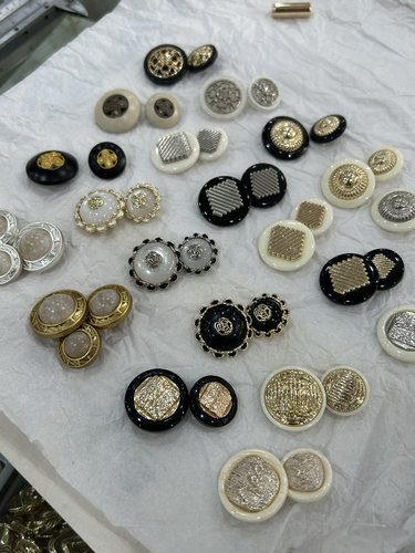 27002双拼新款小香风钮扣百搭高品质风衣大衣扣高级感金属设计 - 封面