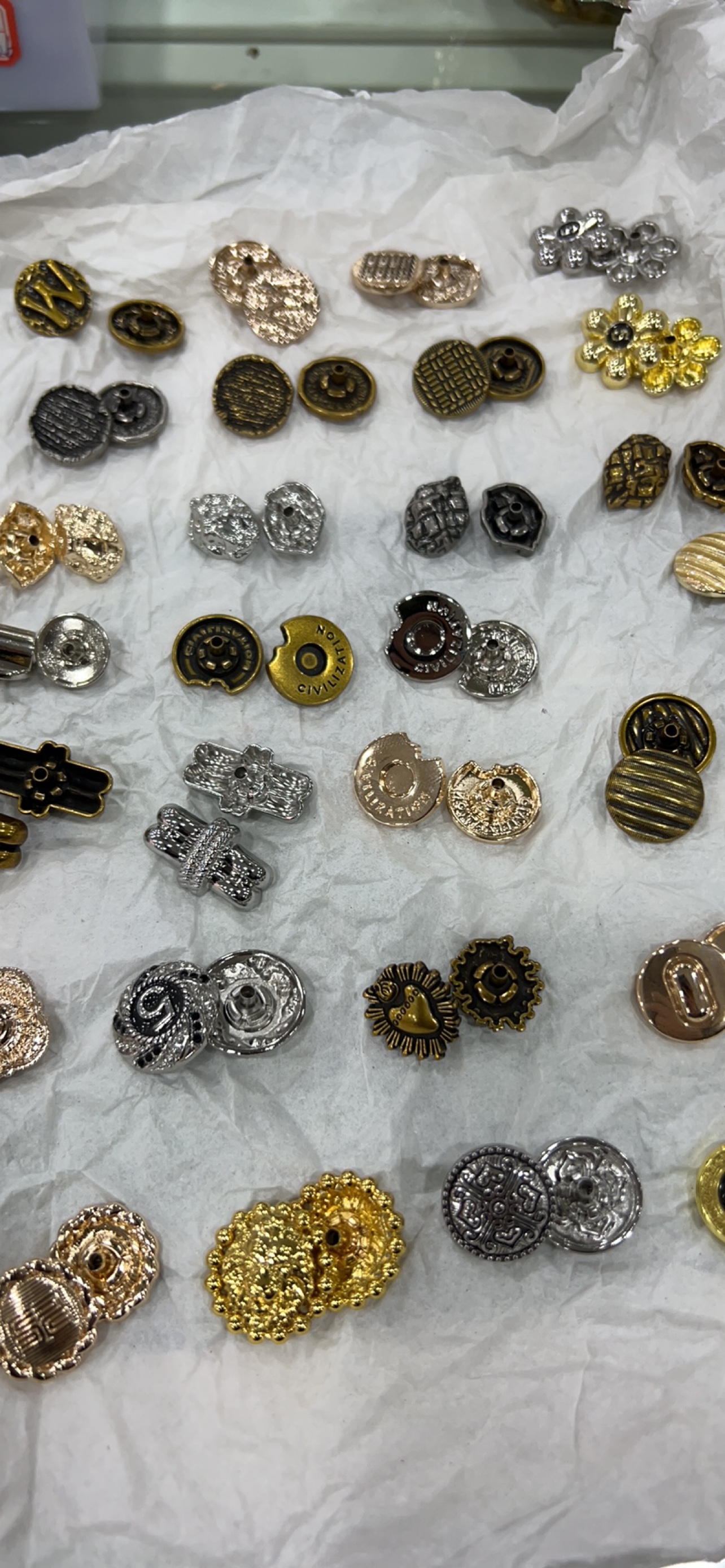 小香风金属四合扣纽扣女士连衣裙西装毛衣外套花型装饰敲扣