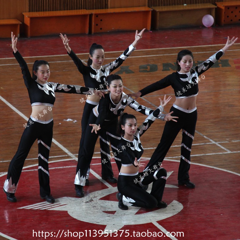 专业定制健美操表演服装广播体操演出服套装女大众健身操演出服装