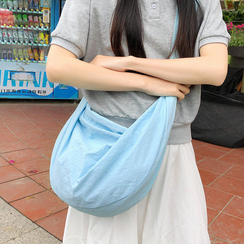 韩版清新简约尼龙布饺子包女大容量休闲百搭单肩包学生通勤斜挎包