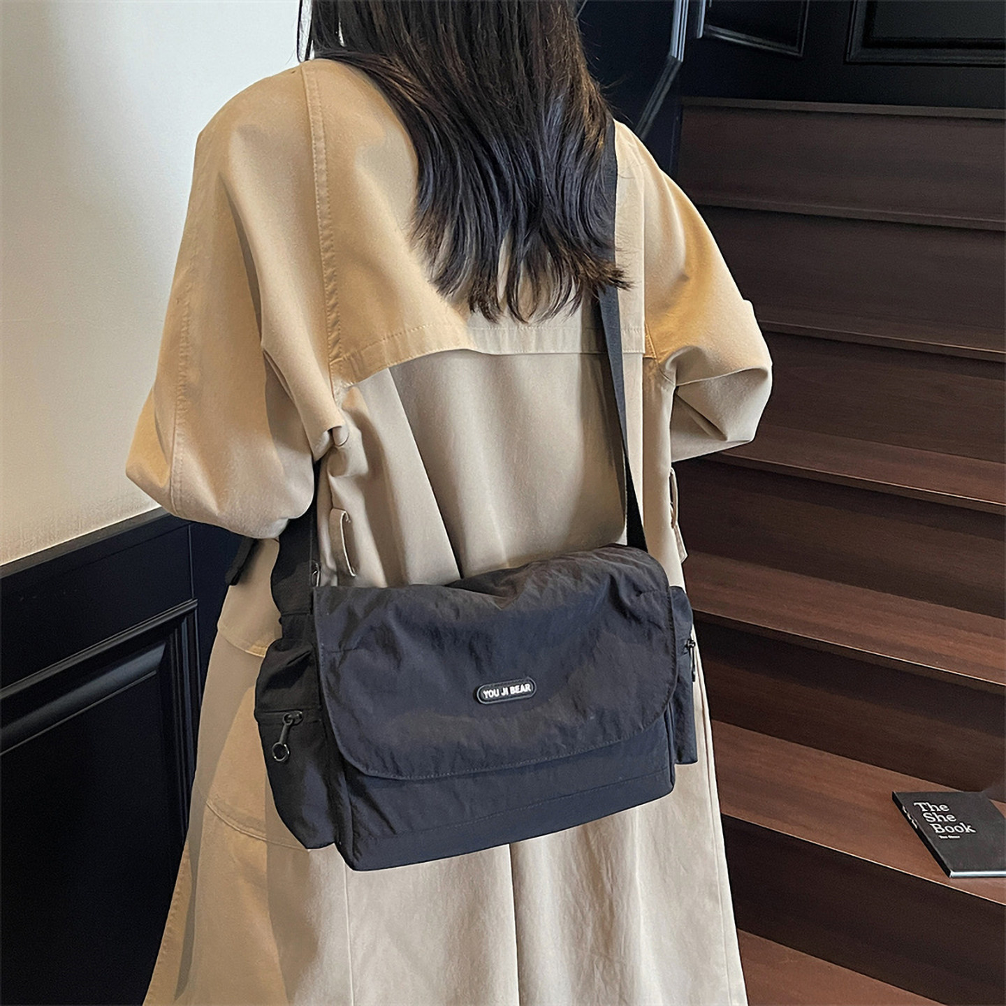 宽肩带斜挎包韩版大容量轻便单肩包休闲运动通勤包户外出游手机包