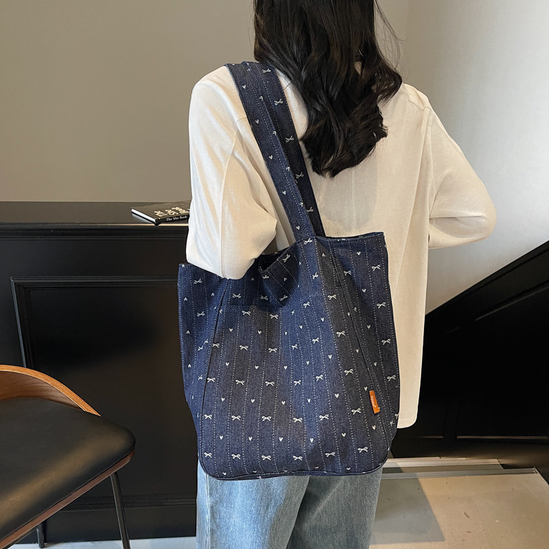 牛仔布手提包包女款2025新款潮慵懒风百搭单肩包大容量通勤托特包