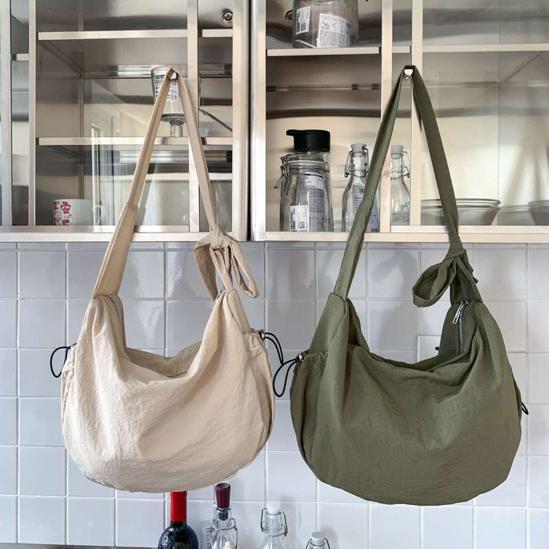 新款宽肩带斜挎包女包大容量通勤包百搭学生单肩包简约休闲手提包