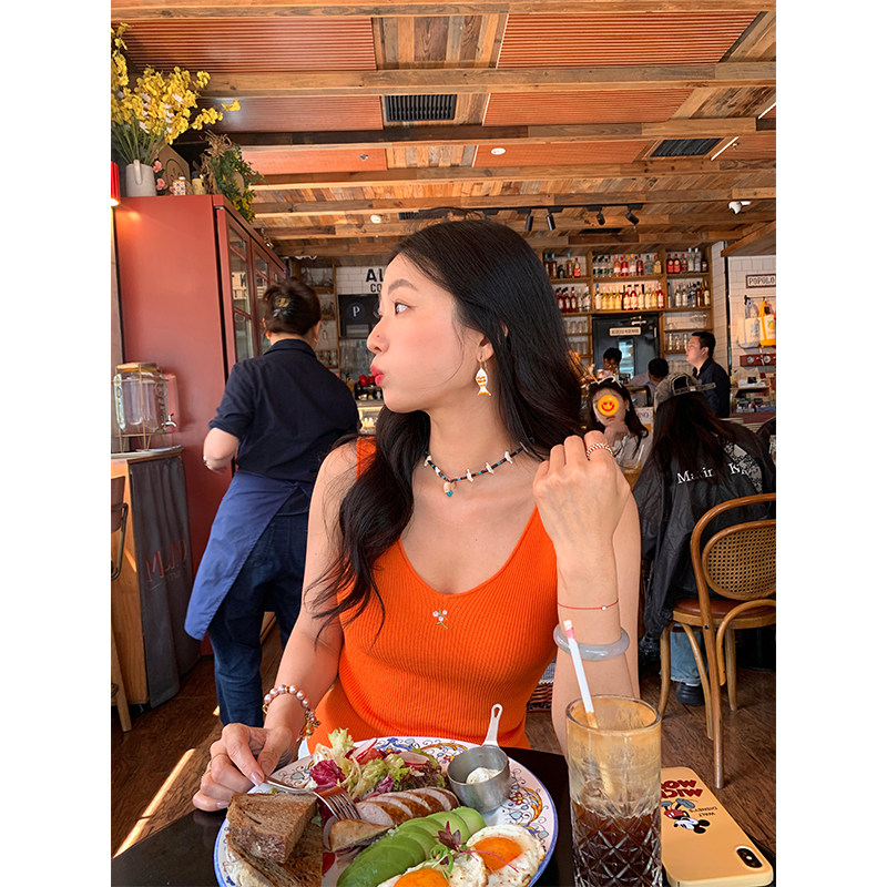 落落狷介针织冰丝吊带背心女