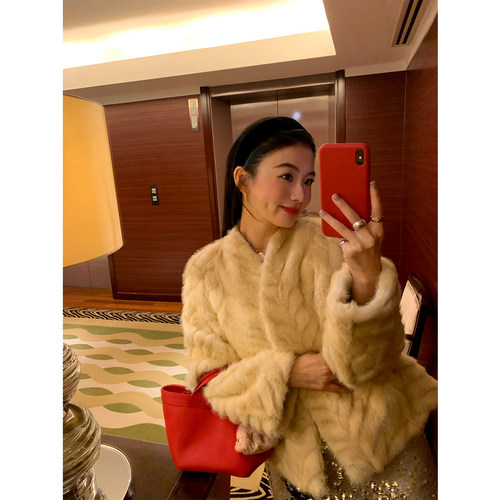 落落狷介皮毛一体外套女环保皮草