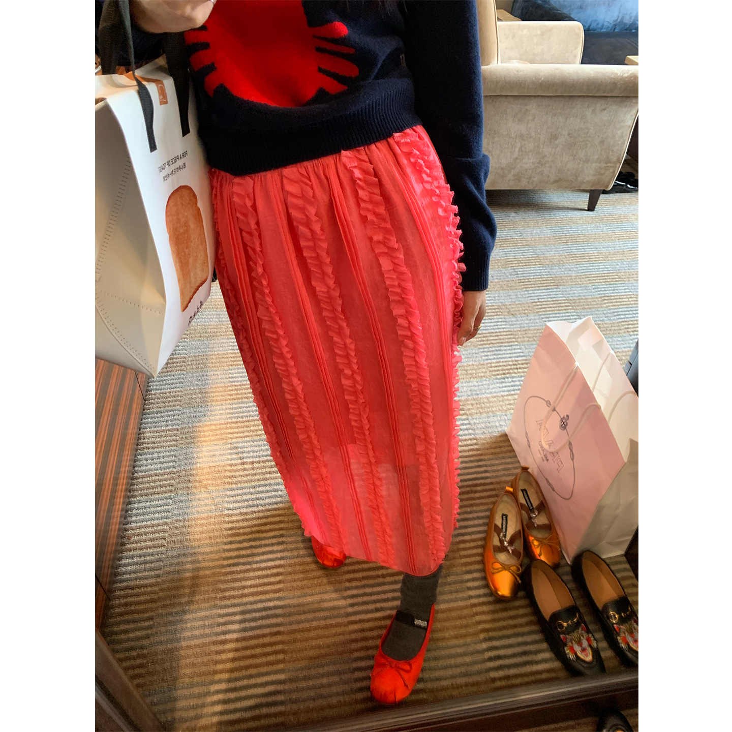 落落狷介粉色设计感半身裙女