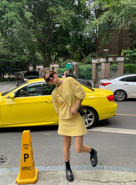 落落狷介 初秋套装裙两件套女黄色短袖上衣设计感小众+A字半身裙